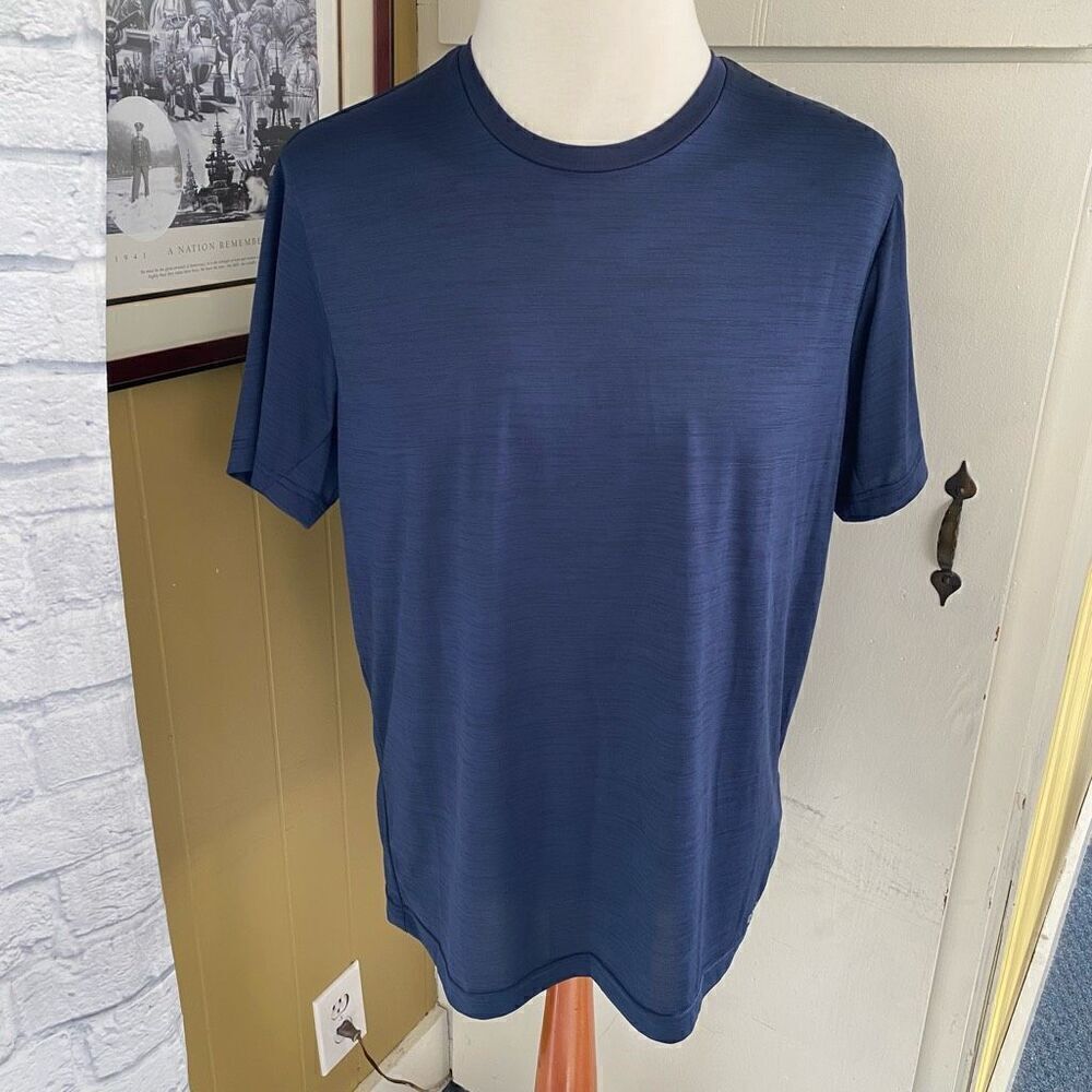 Tek gear dry Tek men XL short sleeve Crewneck activewear workout shirt navy blu